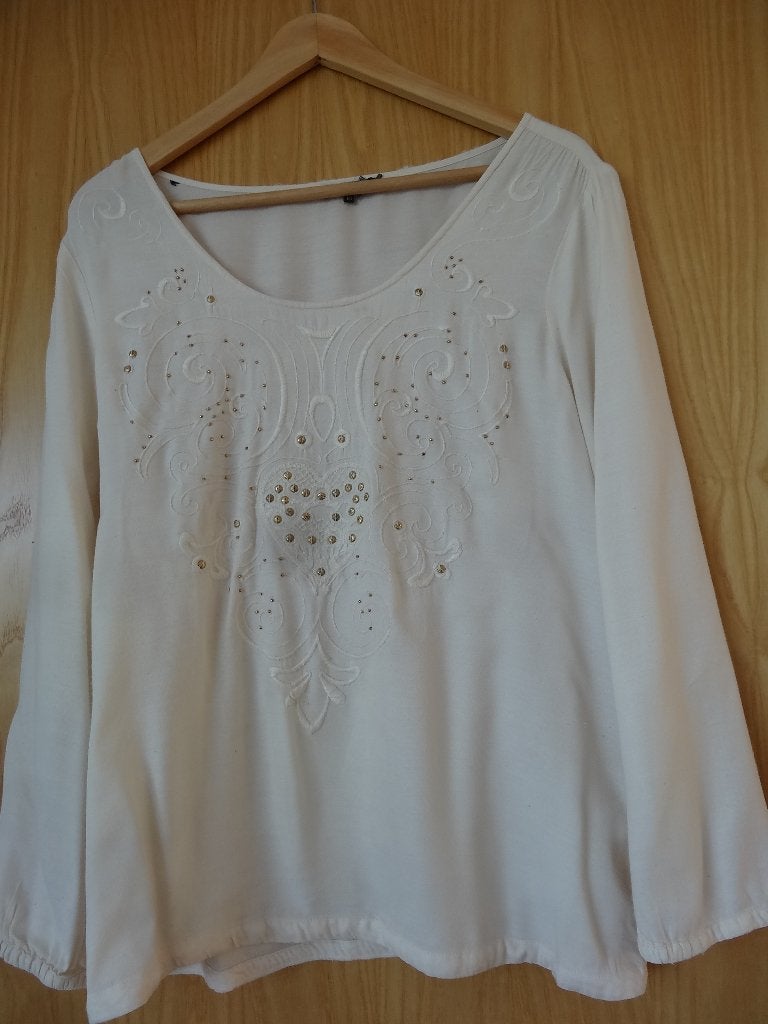 Witte blouse met gouden studs en borduursel mt 42, Wit, Maat 42/44 (L), Ophalen of Verzenden, Gedragen