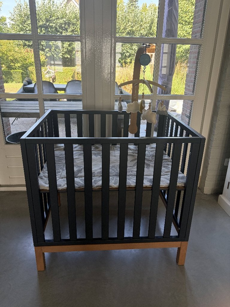 Quax Hip babybox (Antraciet / Hout), Ophalen, Gebruikt, Rechthoekig, In hoogte verstelbaar