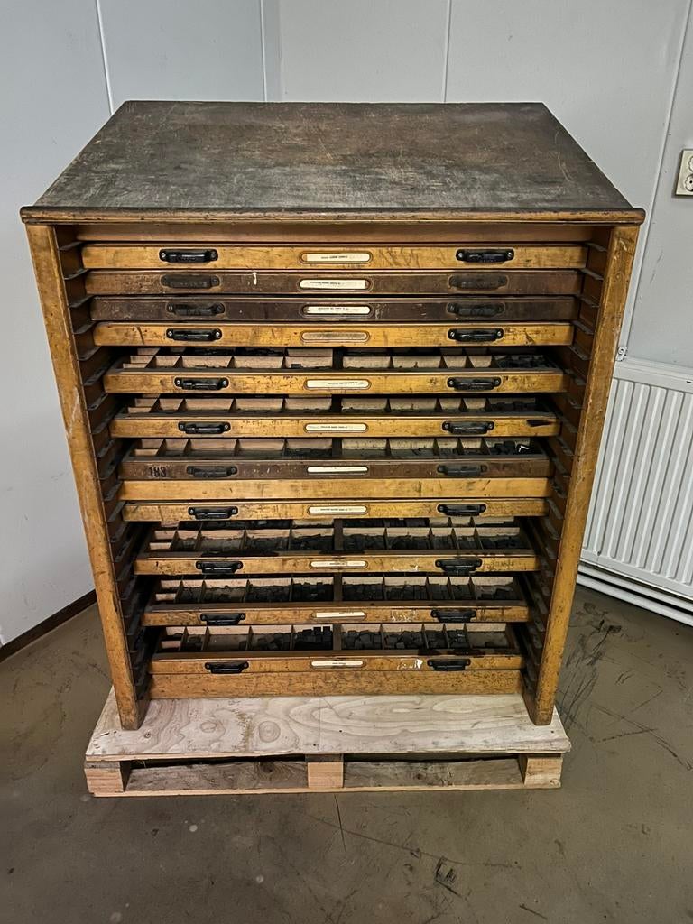 Antieke Ladekast voor 20 Letterbakken - 11 Laden in de kast, Huis en Inrichting, Ophalen, Gebruikt, 5 laden of meer, 100 tot 150 cm
