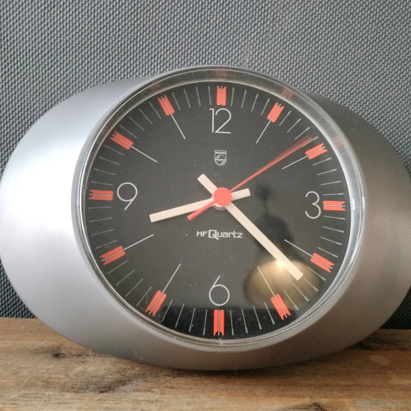 Philips HF Quartz Space Age Wandklok Jaren '70, Ophalen of Verzenden