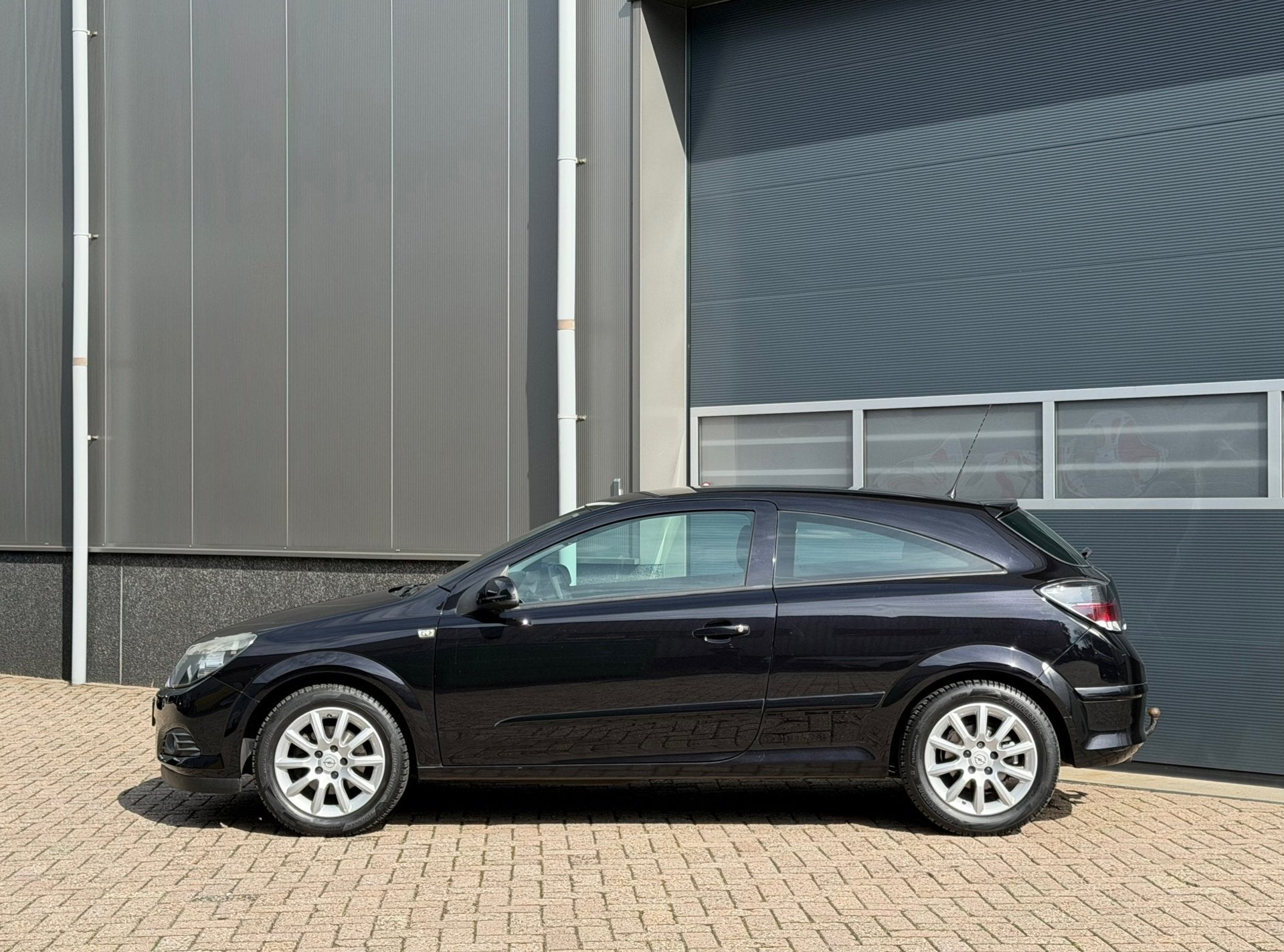 Opel Astra GTC 1.6 bj.2007 Autom|Airco|Coupe|Nap., Auto's, Gebruikt, 4 cilinders, 635 kg, 116 pk