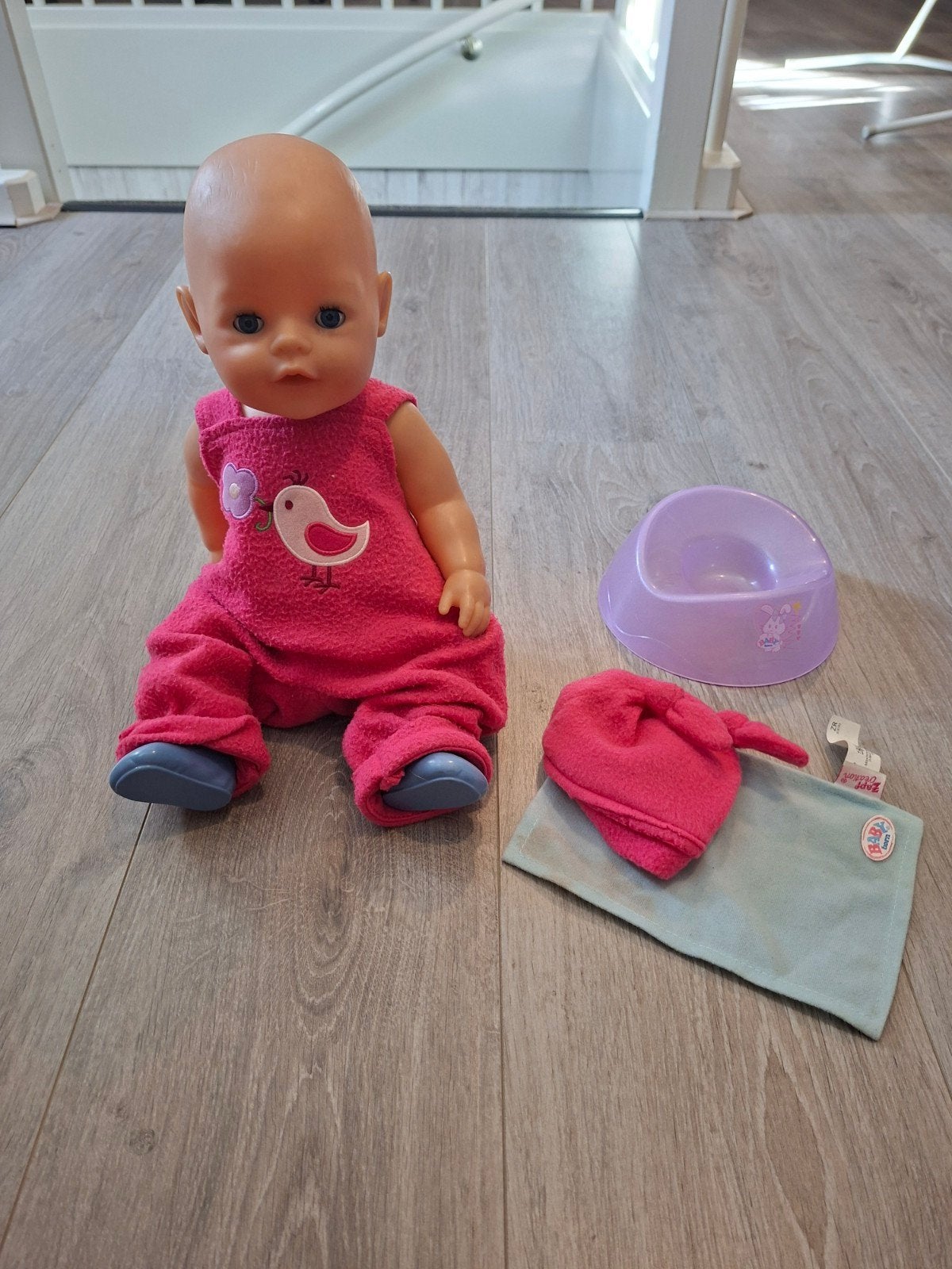 Baby Born pop met potje en accessoires - Zo goed als nieuw, Ophalen of Verzenden, Zo goed als nieuw, Babypop