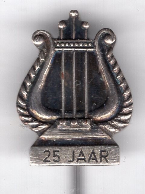 Harp muziek vereniging 25 jaar zilverkleurig speldje( W_346), Verzamelen, Ophalen of Verzenden, Nieuw, Merk, Speldje of Pin