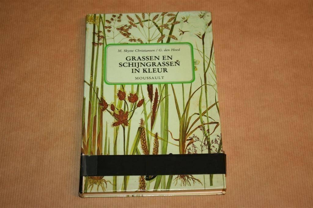Grassen en schijngrassen - Grassen biezen zeggen russen, Boeken, Ophalen of Verzenden, Gelezen, Bloemen, Planten en Bomen