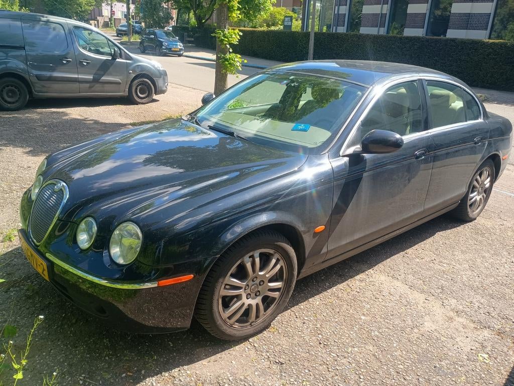 Jaguar S-Type 2.7 D V6 Sport AUT 2006 Zwart, Achterwielaandrijving, Beige, 197 €/maand, 1850 kg