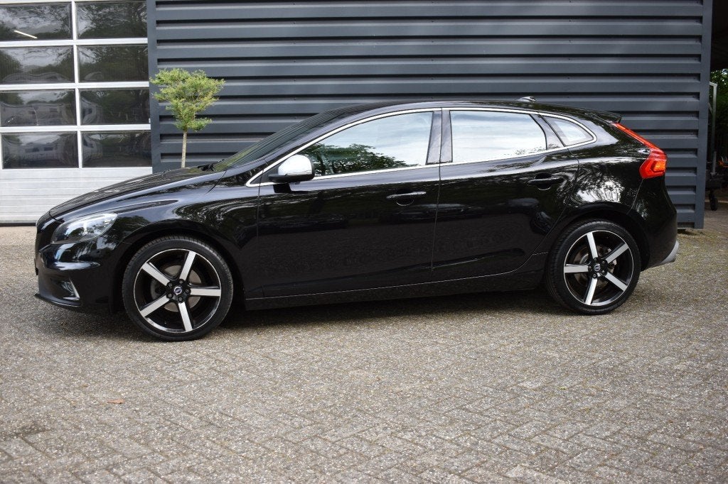 Volvo V40  VOLVO 2.0 D2 R-DESIGN!!! BNS!!!  2015!!   9894 EU, Voorwielaandrijving, Gebruikt, Euro 6, 4 cilinders
