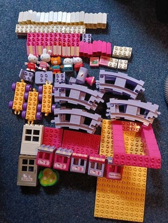 Hello Kitty bouwblokken en treinbaan set, Ophalen, Gebruikt, Overige merken