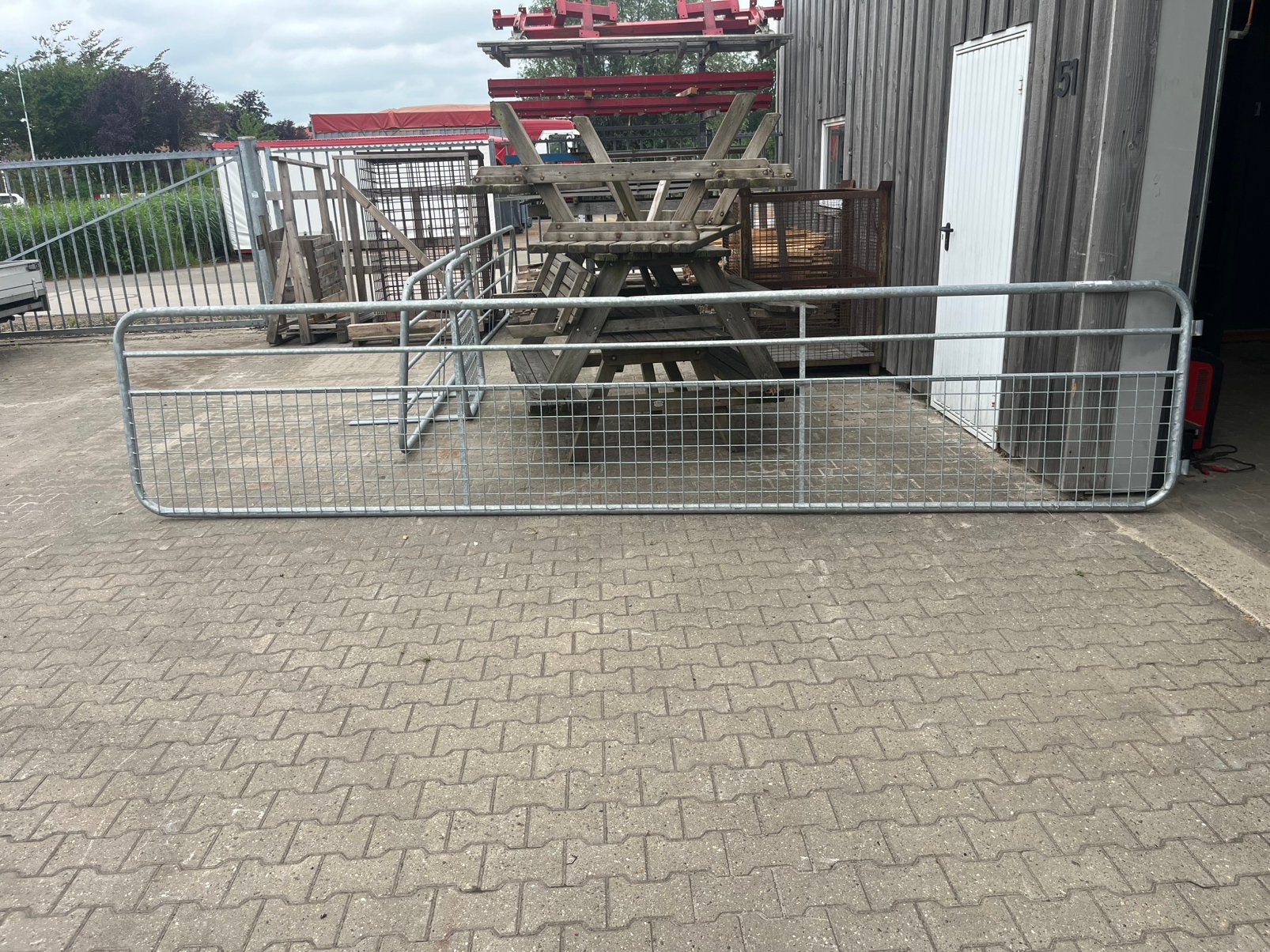 Twee landhekken weidepoorten 5 en 6 meter, Ophalen