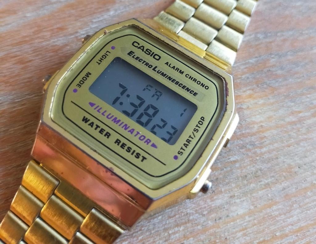 Casio A168 golden color quartz watch - Made in Japan, Gebruikt, Polshorloge, Ophalen of Verzenden, Goud