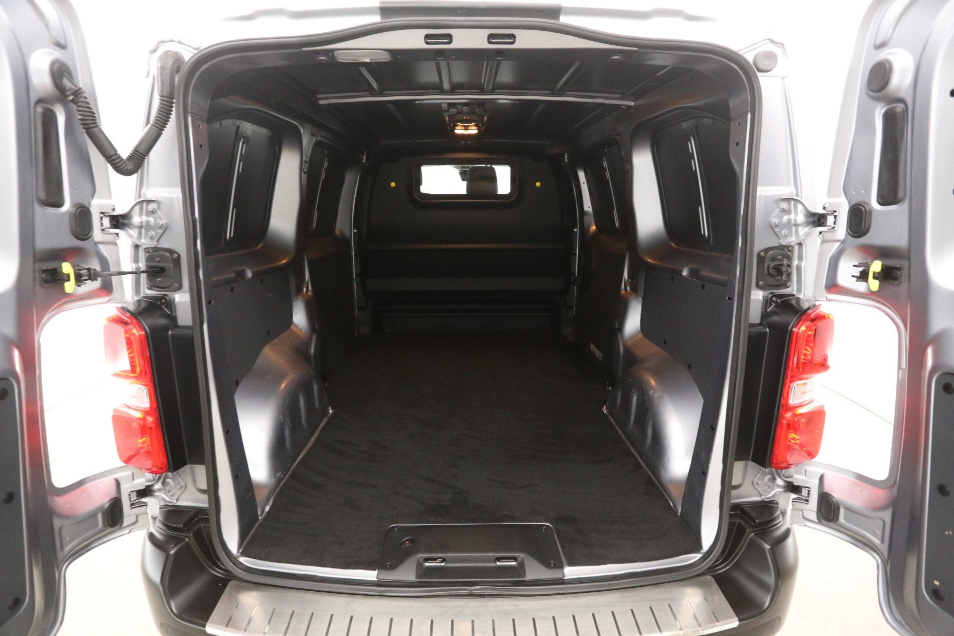 Citroën Jumpy 1.5 BlueHDI L2H1 | Airco | Cruise | Carplay |, Voorwielaandrijving, Gebruikt, Euro 6, 4 cilinders