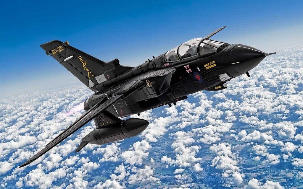 Tornado GR.1 The Saints Royal Air Force 1990 Corgi AA33622, Carmodel s.r.l. Viale Europa Unita snc info@modelcarswholesale.com