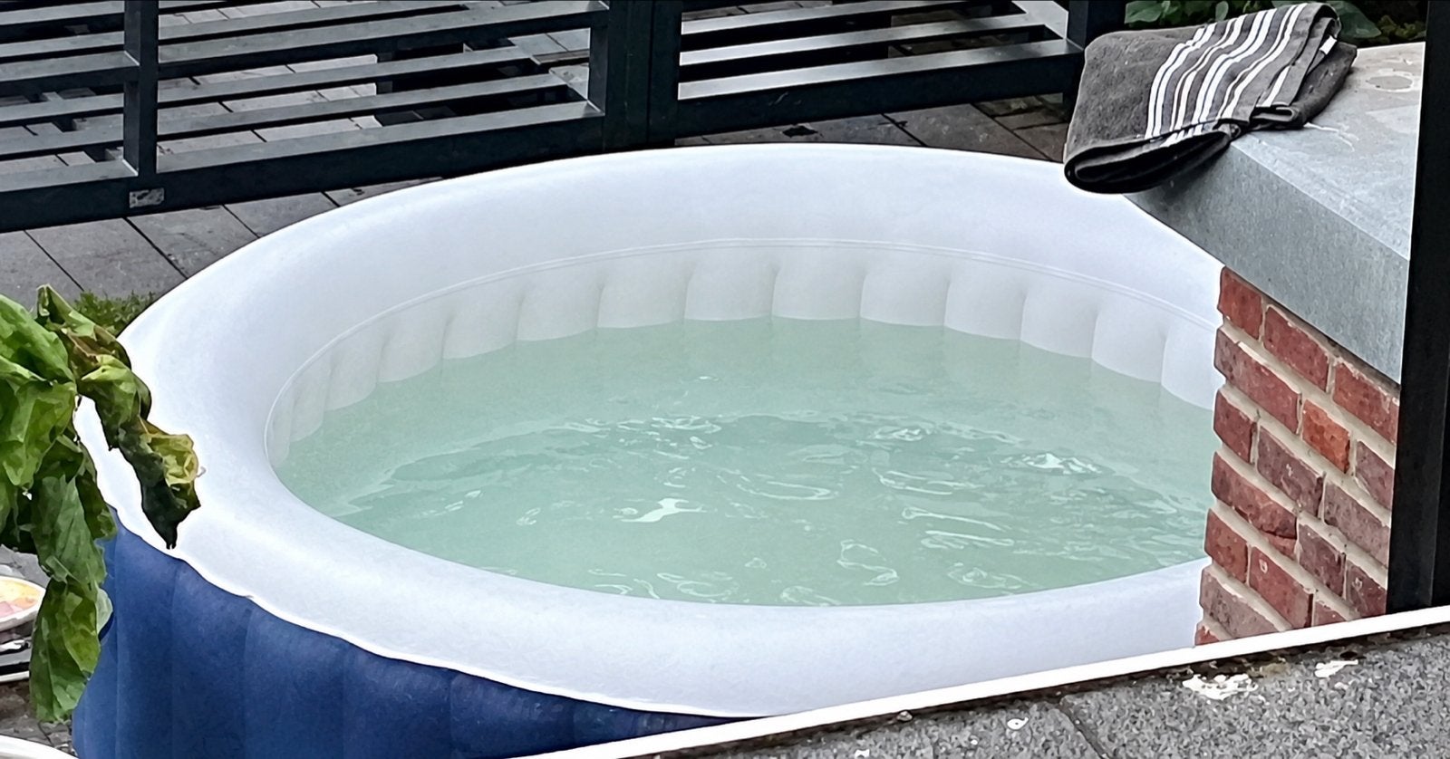 Opblaasbare Jacuzzi / Spa met pomp voor 3 personen, Ophalen, Zo goed als nieuw, Pomp, Opblaasbaar