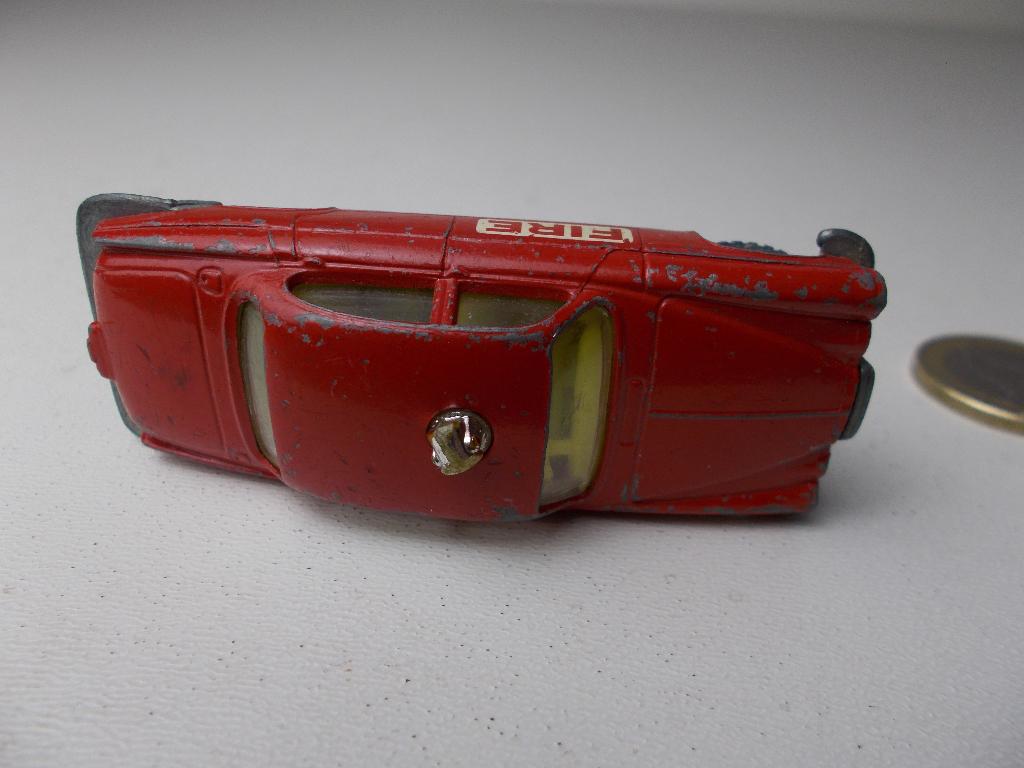 1965 Husky Models No 4 JAGUAR MK 10 FIRE CHIEF's CAR., Ophalen of Verzenden, Zo goed als nieuw, Auto, Overige merken