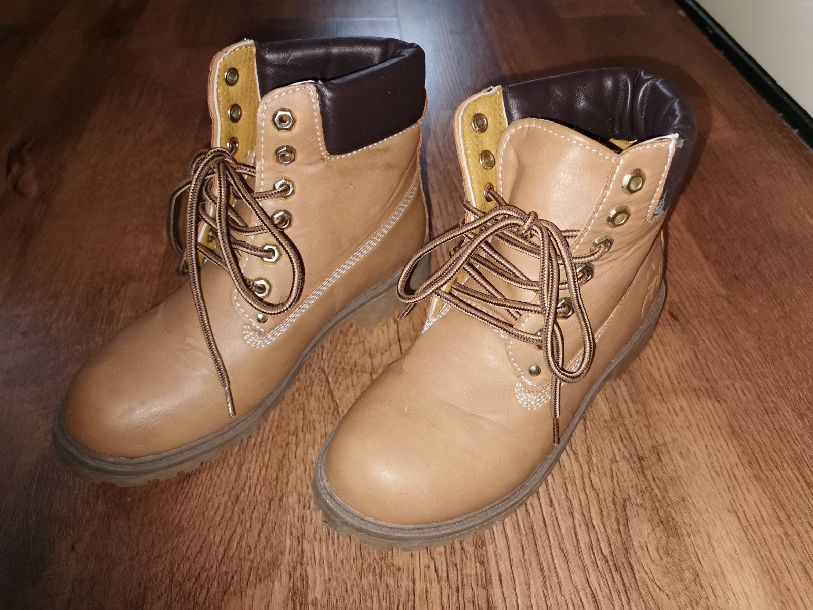 (dames, meisjes) wandelschoenen / boots
maat 36,, Kleding | Dames, Overige kleuren, Zo goed als nieuw, Camargue, Wandelschoenen