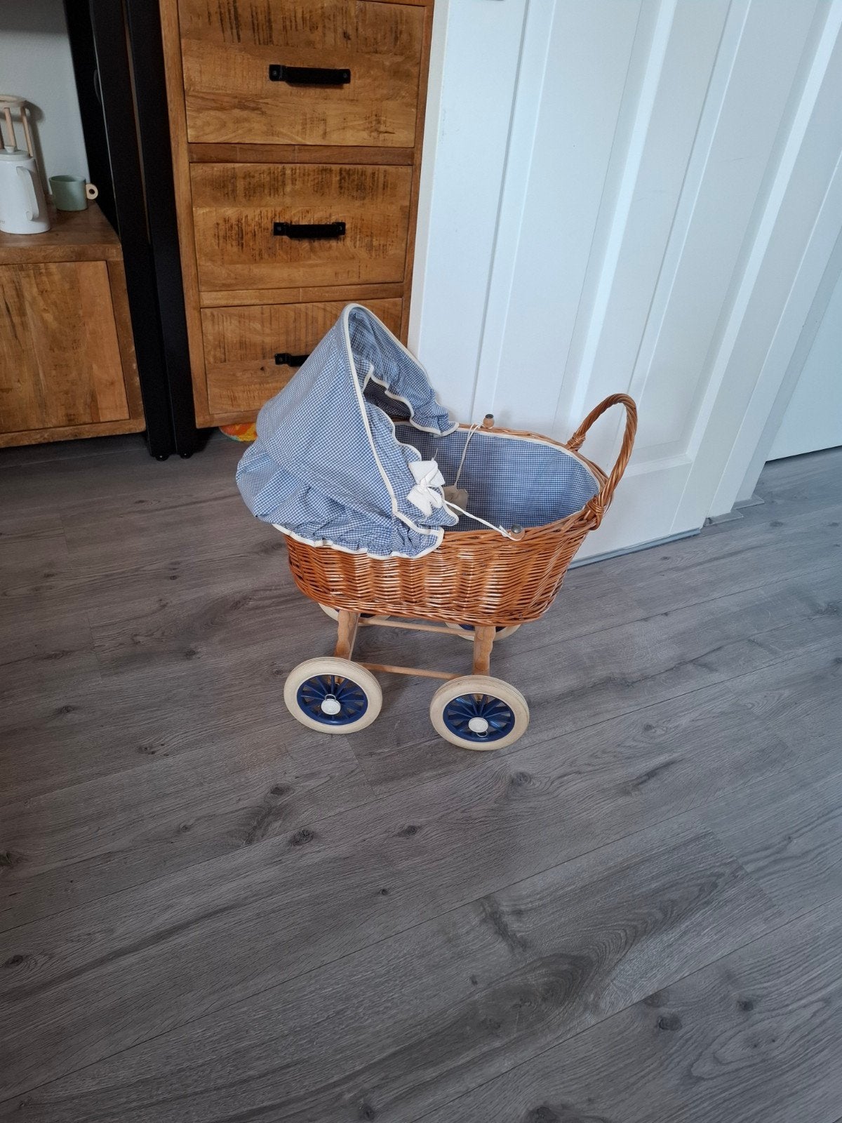 Rieten poppenwagen, Ophalen, Gebruikt, Babypop