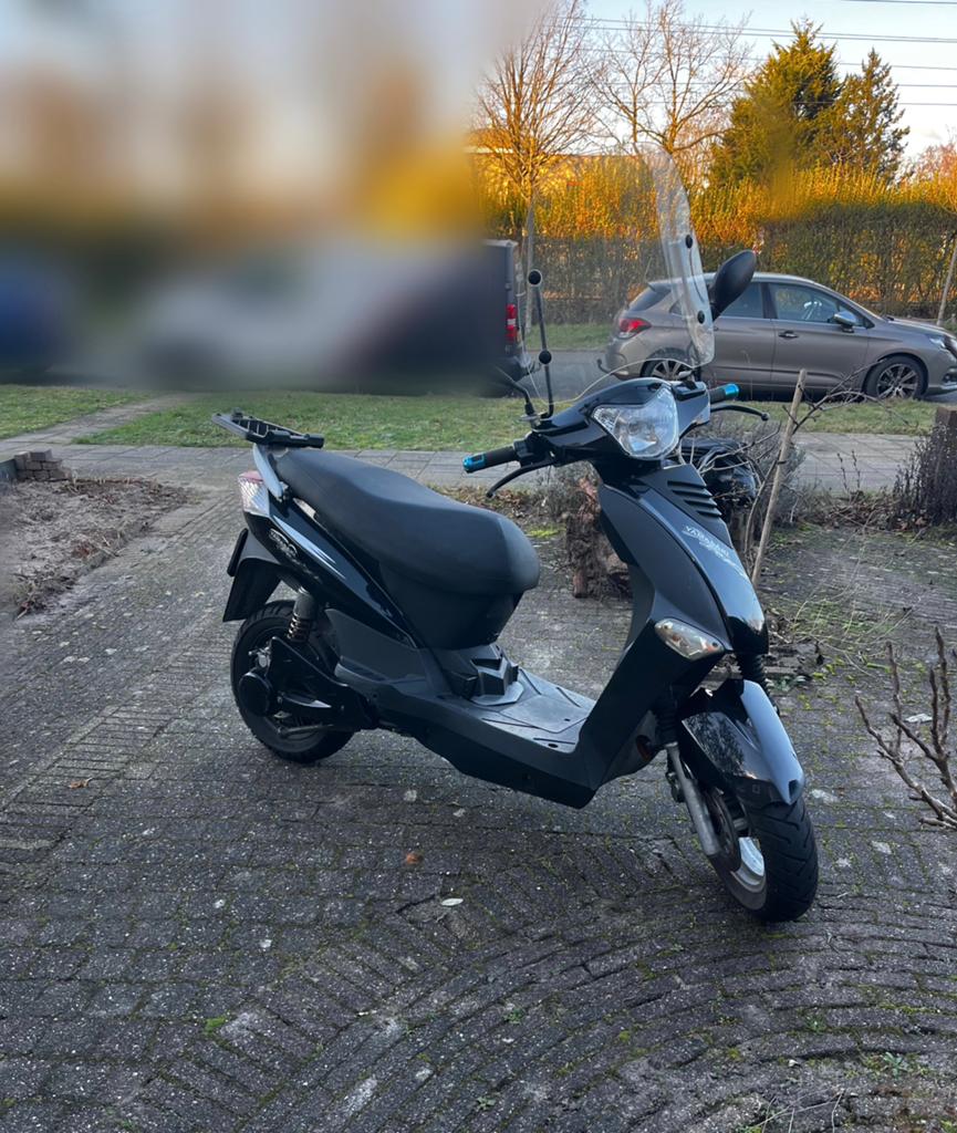 Yamasaki elektrische scooter geel kenteken, Ophalen, Zo goed als nieuw, Elektrisch