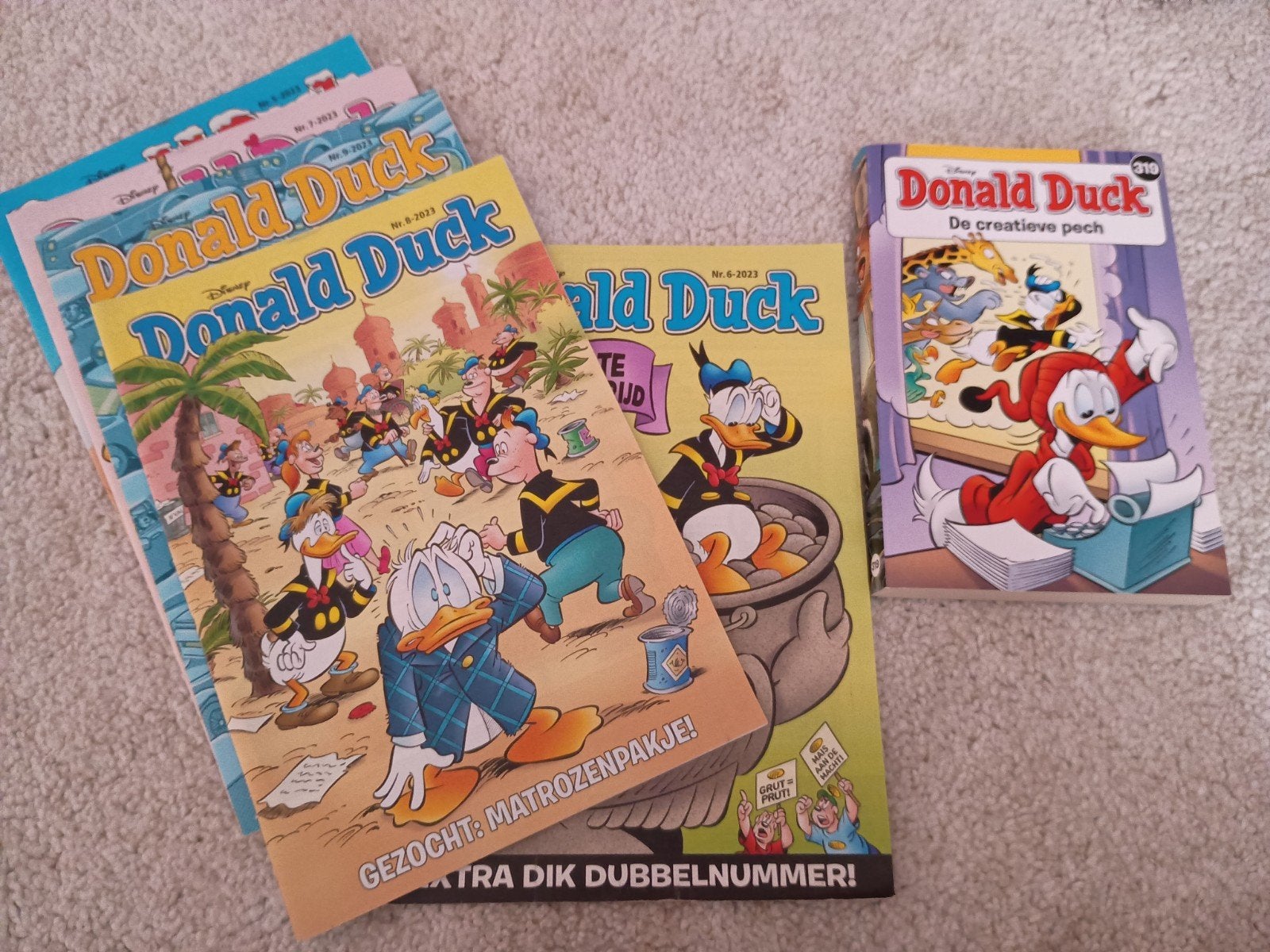 Donald Duck Pocket 319 & Tijdschriften 5 t/m 9 2023, Meerdere stripboeken, Ophalen of Verzenden, Zo goed als nieuw