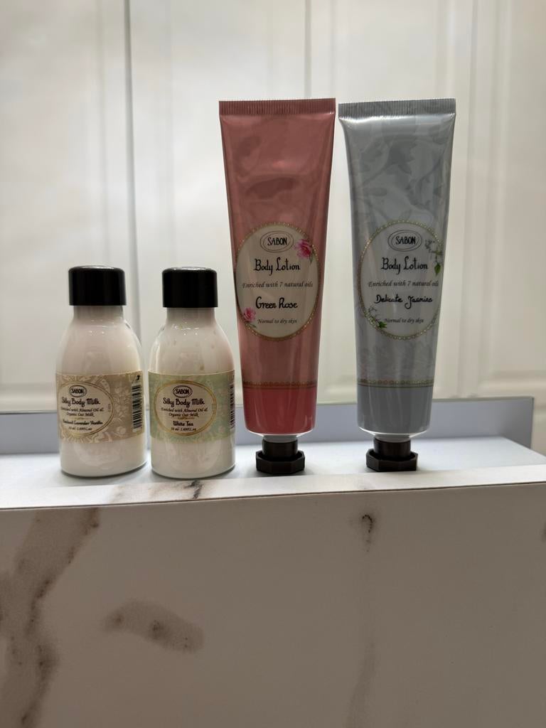 SABON Body Lotion & Silky Body Milk Set (4 stuks), Ophalen of Verzenden, Nieuw, Bodylotion, Crème of Olie