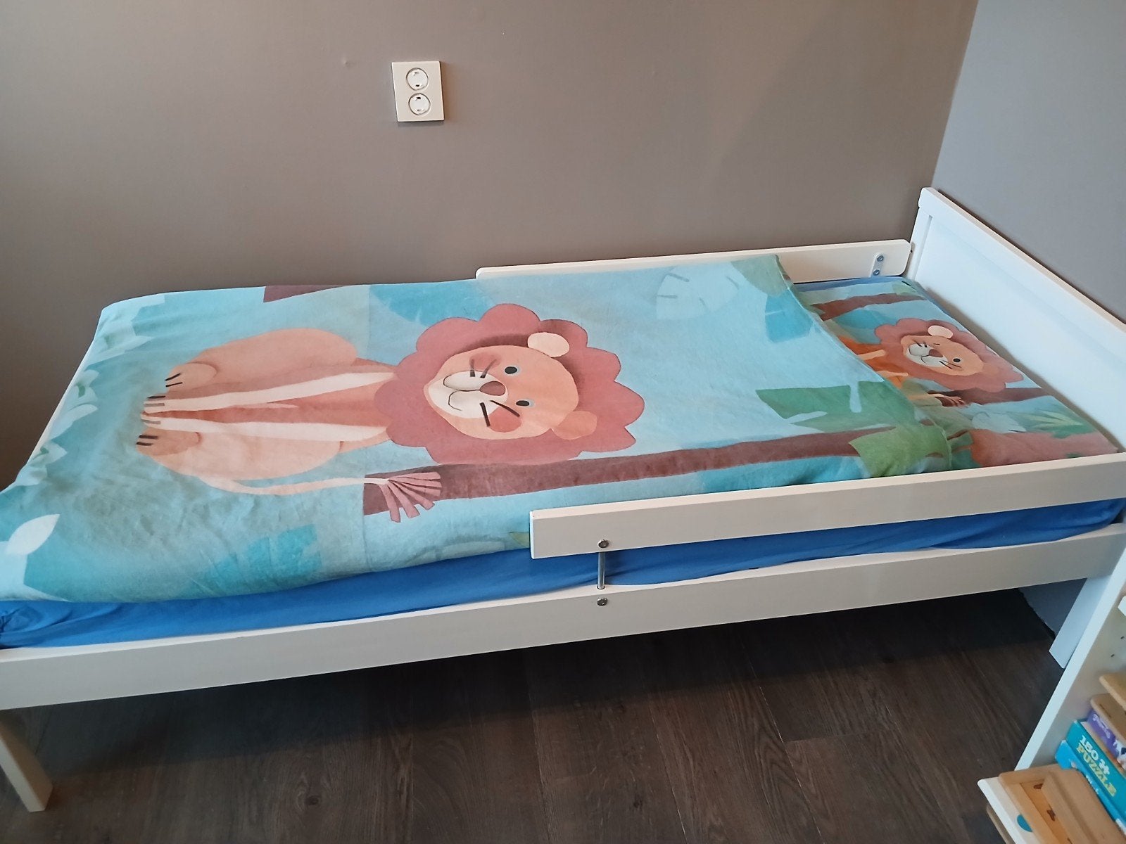 IKEA kinderbed met lattenbodem; 160x70, evt met beddengoed, Ophalen, Gebruikt, Wit, Modern
