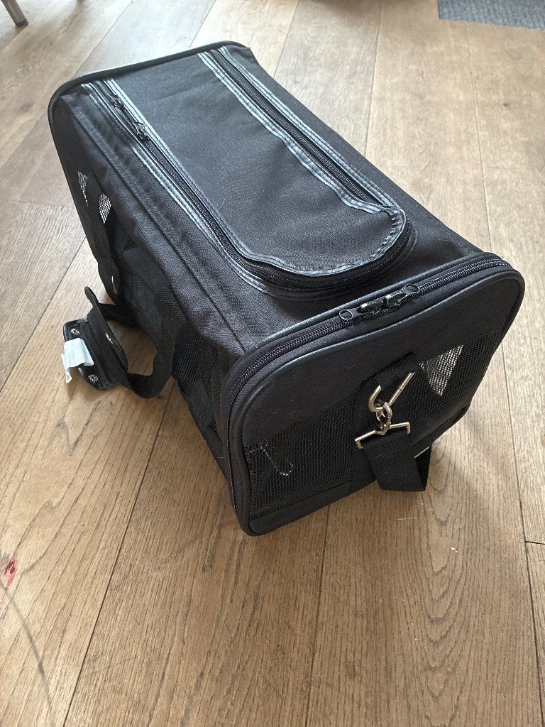 two pet carriers (cat/rabbit/small dog), Ophalen, Gebruikt