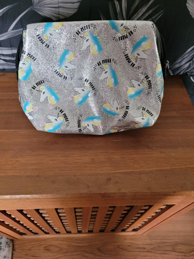 Leuk primark Be More toilettasje met binnenvakje met rits, Sieraden, Tassen en Uiterlijk, Toilettassen, Ophalen of Verzenden, Nieuw