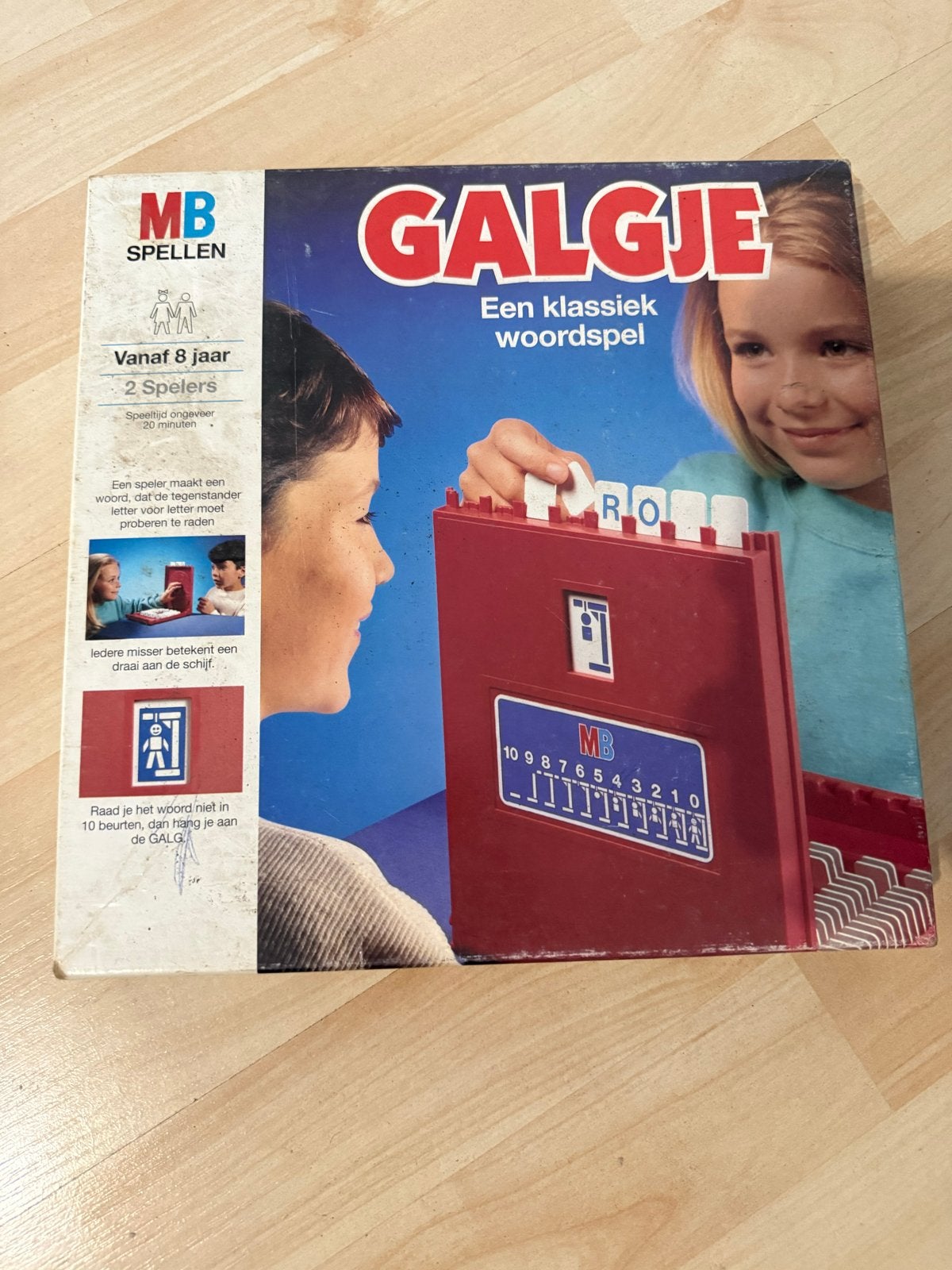 Galgje - Klassiek Woordspel van MB Spellen, Hobby en Vrije tijd, Gezelschapsspellen | Bordspellen, Een of twee spelers, Ophalen of Verzenden