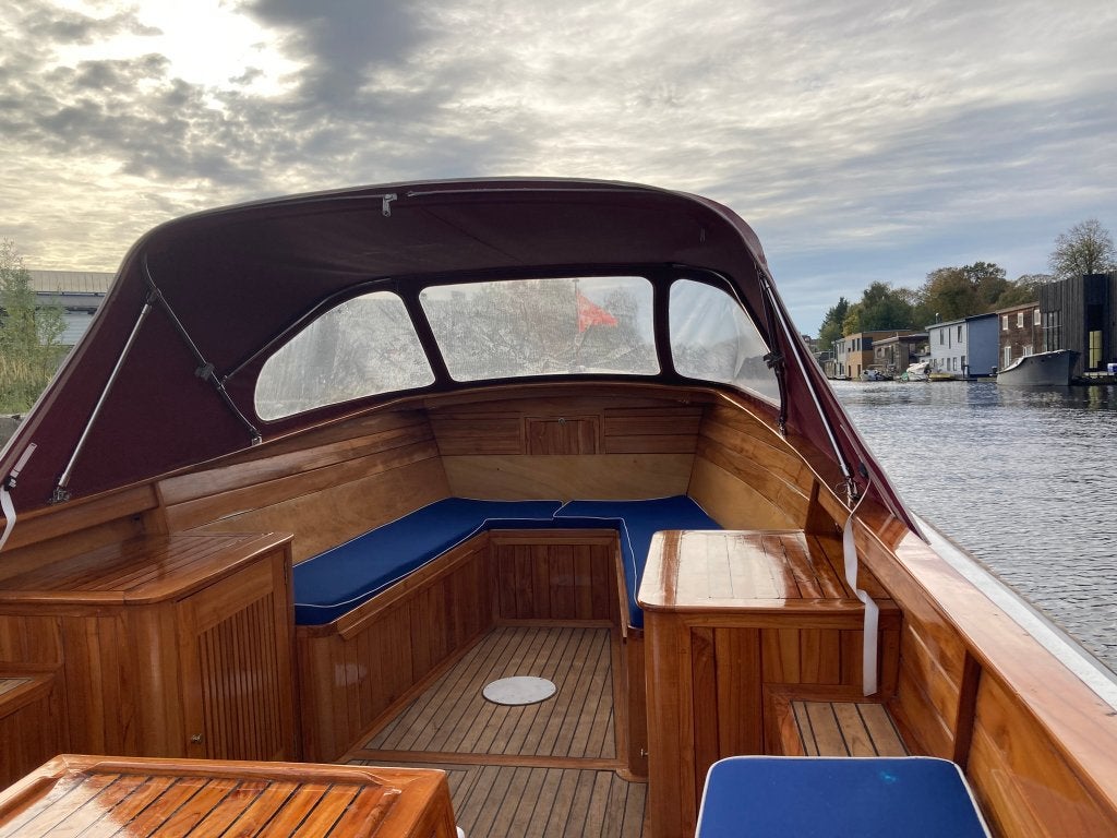 Foto 8 van Stalen geklonken sloep 7,85 m | Solé diesel 33 pk