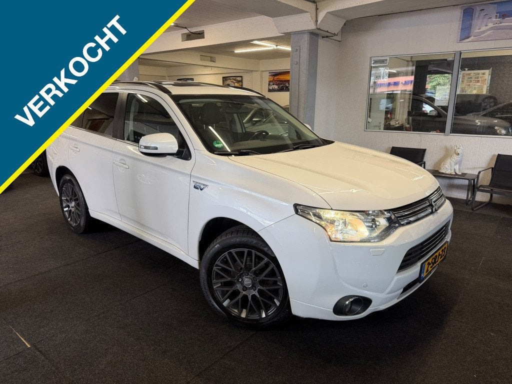 Mitsubishi Outlander 2.0 PHEV *PANO*Leder*NAVI*camera*, Auto's, 4 cilinders, Wit, Hybride Elektrisch/Benzine, SUV of Terreinwagen