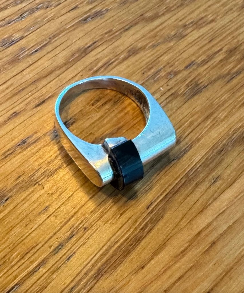 Vintage Zilveren Ring met Zwarte Onyx – Gekeurd ZI (925), 18 tot 19, Gebruikt, Ophalen of Verzenden, Dame