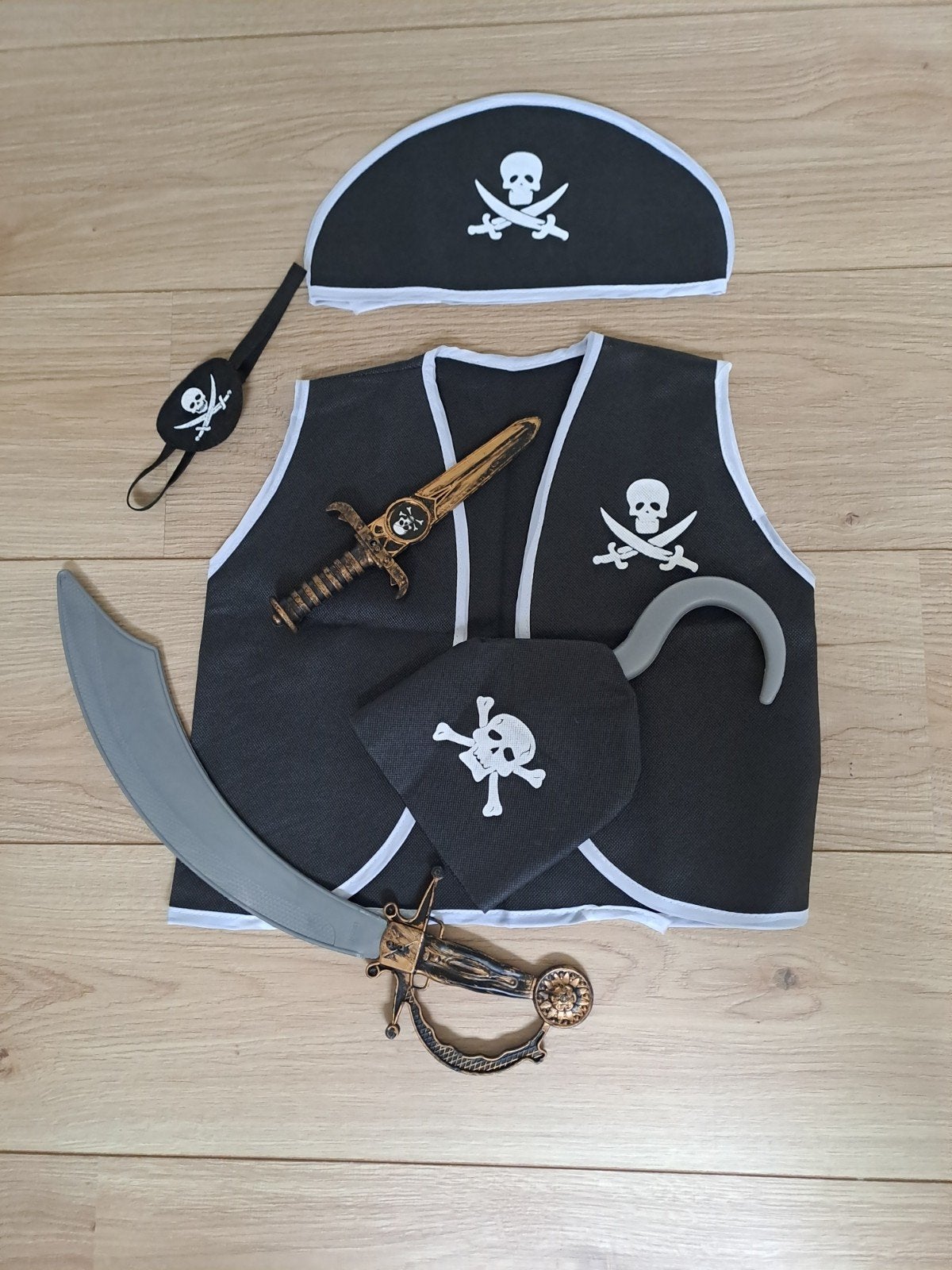 Piraten verkleedset maat 110, Ophalen of Verzenden, Zo goed als nieuw, Jongen of Meisje