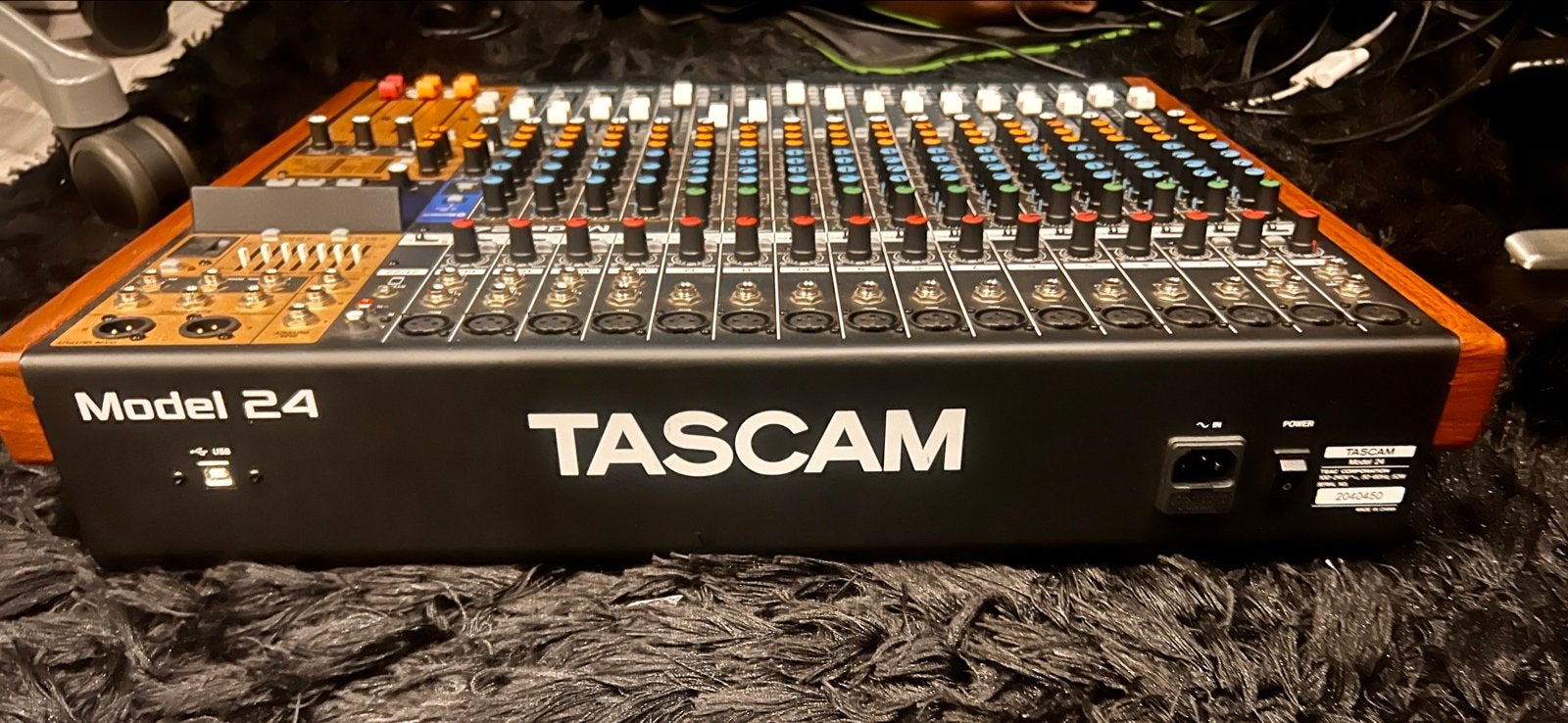 Tascam Model 24 Mixer/Recorder met Gator Case, Muziek en Instrumenten, Mengpanelen, Zo goed als nieuw, 20 kanalen of meer, Microfooningang