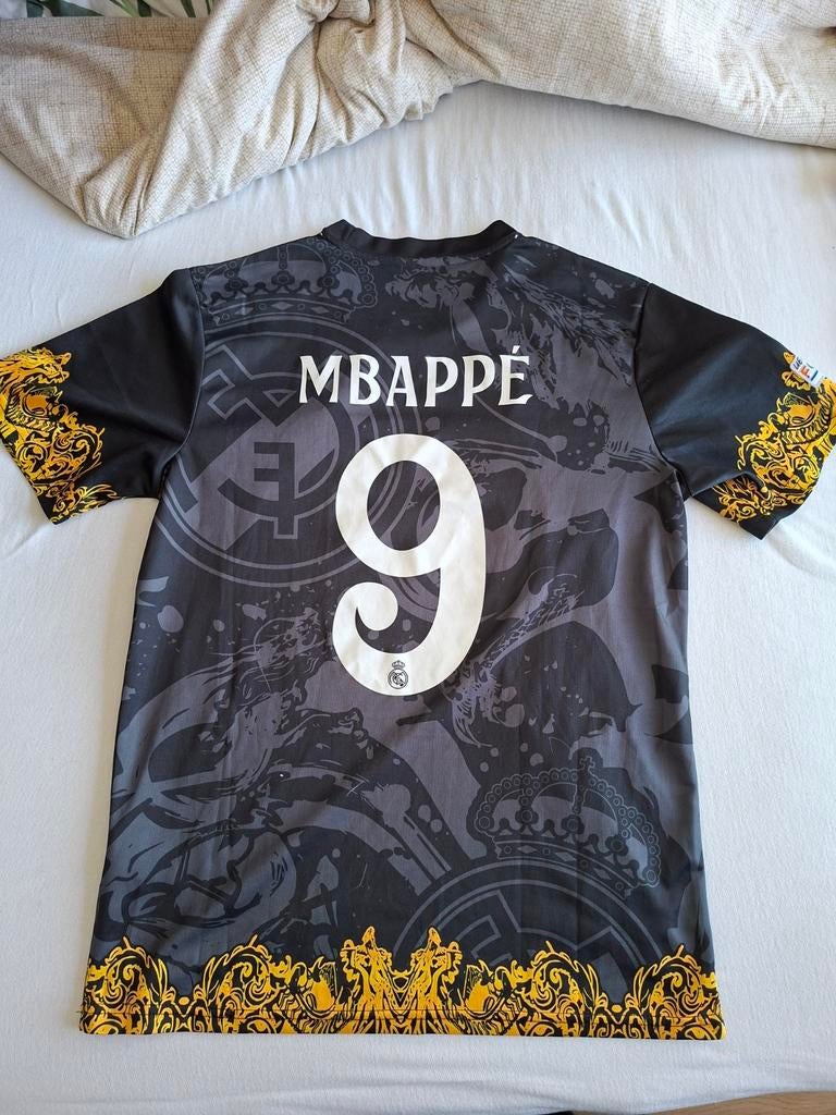 Mbappé Real Madrid customshirt maat M, Sport en Fitness, Voetbal, Maat M, Ophalen of Verzenden, Zo goed als nieuw, Shirt