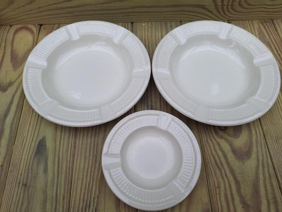 Set van 3 Wedgewood Edme asbakken,verschillende maten, Antiek en Kunst, Antiek | Porselein, Ophalen of Verzenden