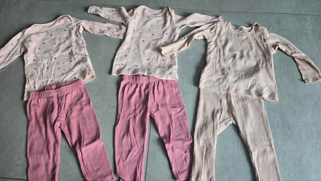 Drie leuke pyjama's maat 74/80, Ophalen of Verzenden, Zo goed als nieuw, Meisje, Nacht- of Onderkleding