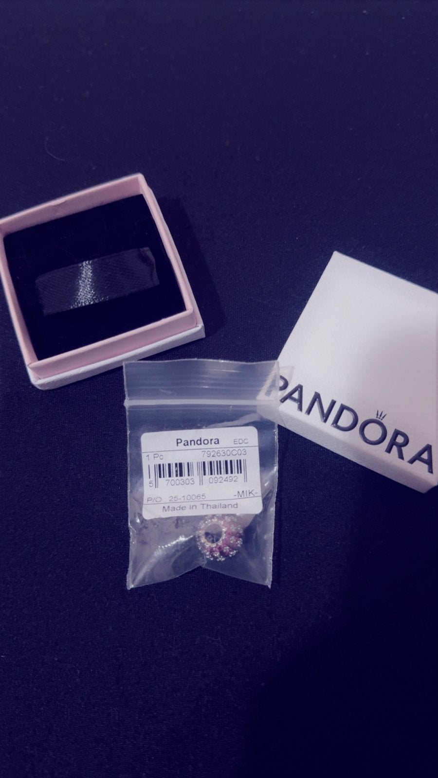 Pandora bedel met rode kristallen - Nieuw in doosje, Pandora, Nieuw, Ophalen of Verzenden, 1 bedel