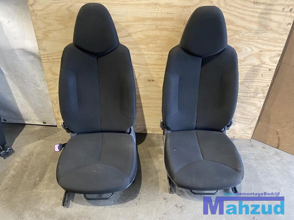 TOYOTA AYGO Zwart interieur 3 deurs 2005-2014, Auto-onderdelen, Interieur en Bekleding, Info@toyota.co.jp, Gebruikt, Toyota Motor Corporation