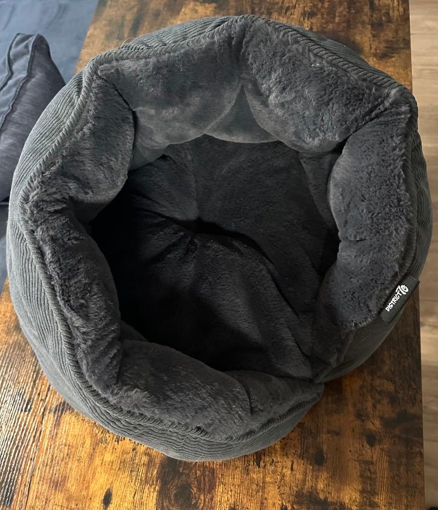 District 70 kattenmand Tuck antraciet D 50 H 30 cm, Ophalen