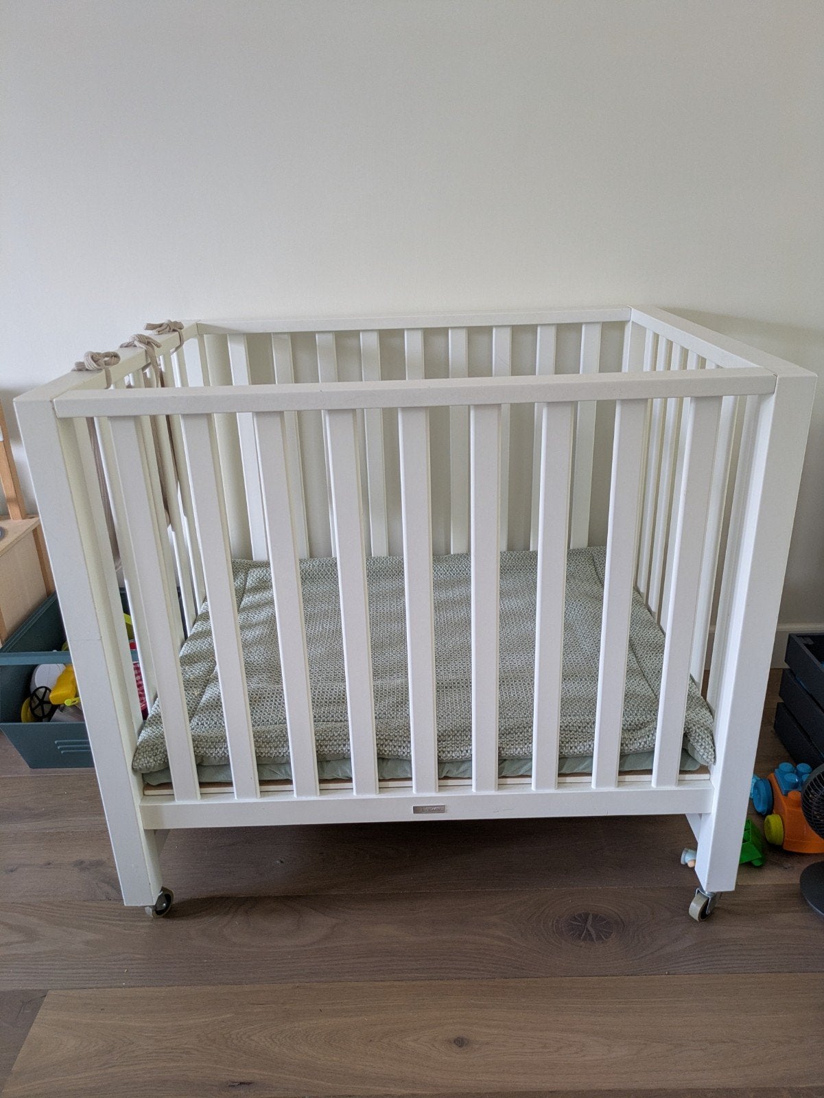 Witte box met matrasje, boxkleed en opbergzak, Kinderen en Baby's, Ophalen, Gebruikt, Rechthoekig, Boxkleed