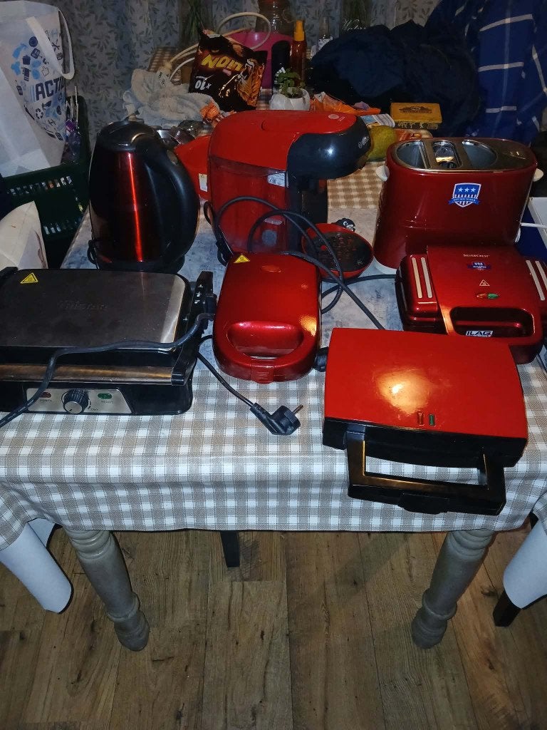 keuken benodigheden tosti waffel contactgril waterkoker enz, Ophalen of Verzenden, Zo goed als nieuw, Rood