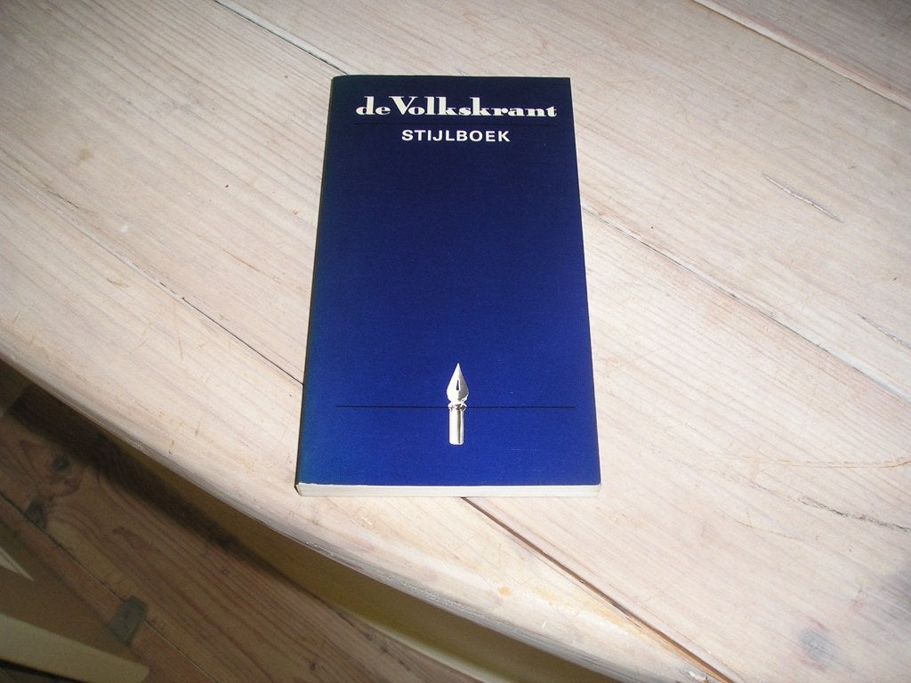 De Volkskrant - Stijlboek, Boeken, Ophalen of Verzenden, Gelezen