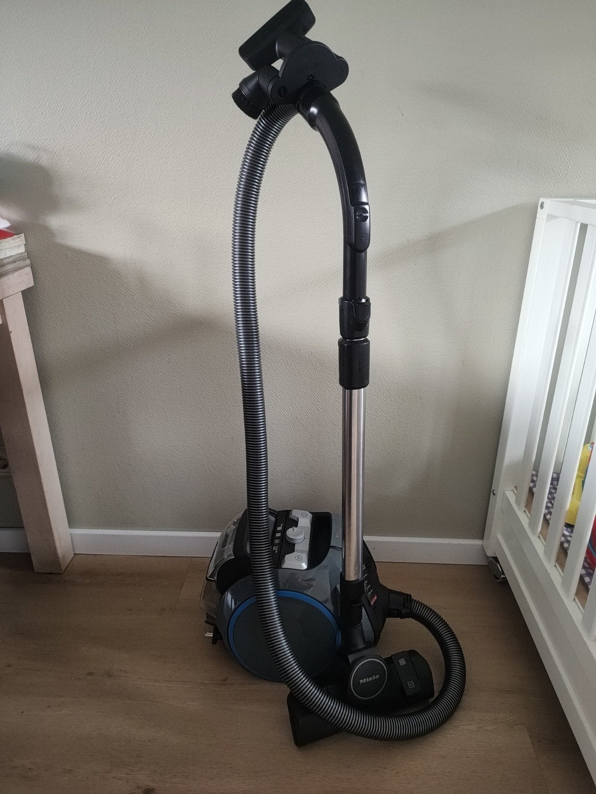 Miele Boost CX1 Sledestofzuiger 1,5 maand oud, Witgoed en Apparatuur, Stofzuigers, Ophalen, Zo goed als nieuw, Geschikt voor harde vloeren