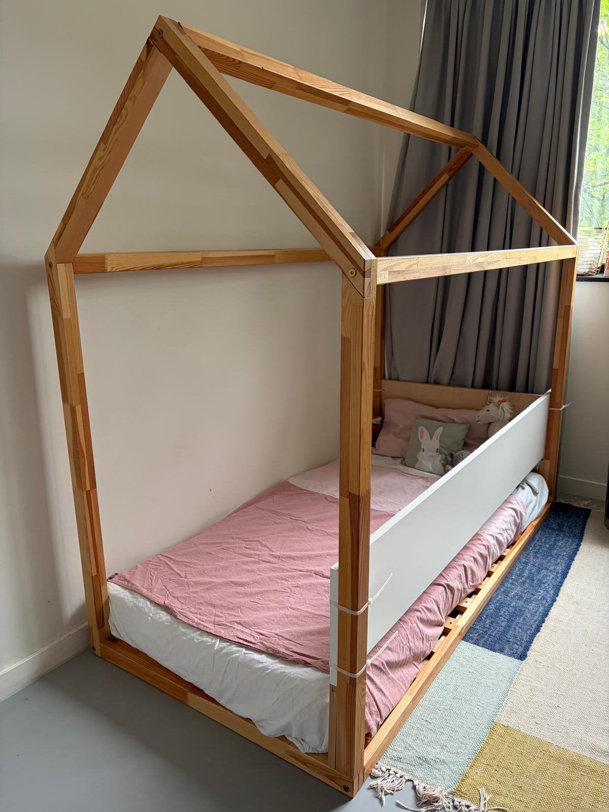 Houten huisbed kinderen 160x80 met matras uitvalbeveiliging, Kinderen en Baby's, Ophalen, Gebruikt, 70 tot 85 cm, 140 tot 160 cm