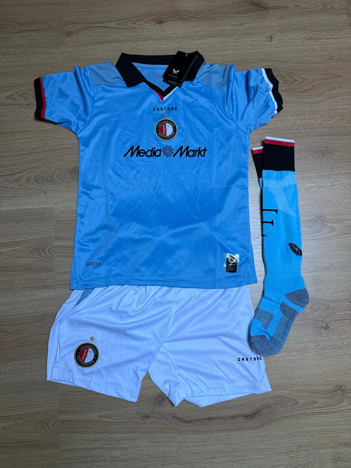 Feyenoord uit tenue 2026/2027 met sokken - Maat 128/134, Ophalen of Verzenden, Nieuw, Jongen of Meisje