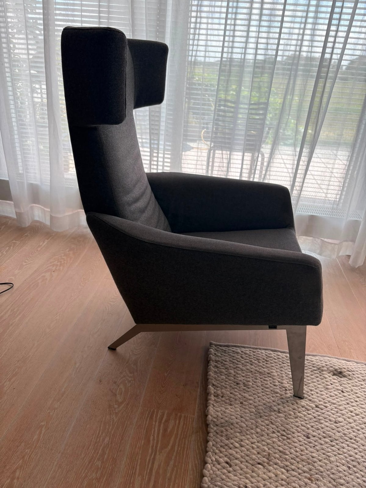 Leolux fauteuil, donkergrijs, met hoge rugleuning, Ophalen, Gebruikt, Stof, 75 tot 100 cm