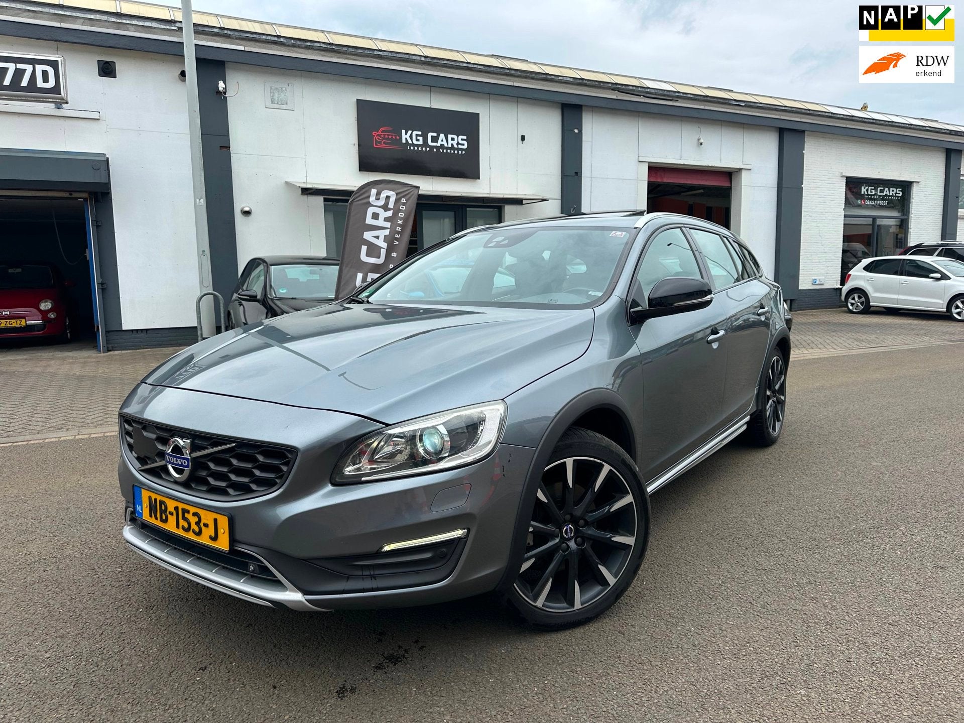 Volvo V60 Cross Country 2.0 D4 Summum, Auto's, Euro 6, 1969 cc, Diesel, 1565 kg