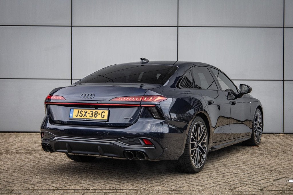 Audi A6 Limousine 2.0 e-hybrid 299pk quattro Edition One | S, Auto's, Audi, Automaat, Stof, 4 cilinders, 26 kWh