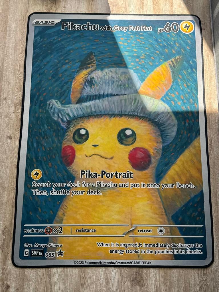 Pokémon vloerkleed Pikachu with grey felt hat, Ophalen of Verzenden, Gebruikt, Overige typen