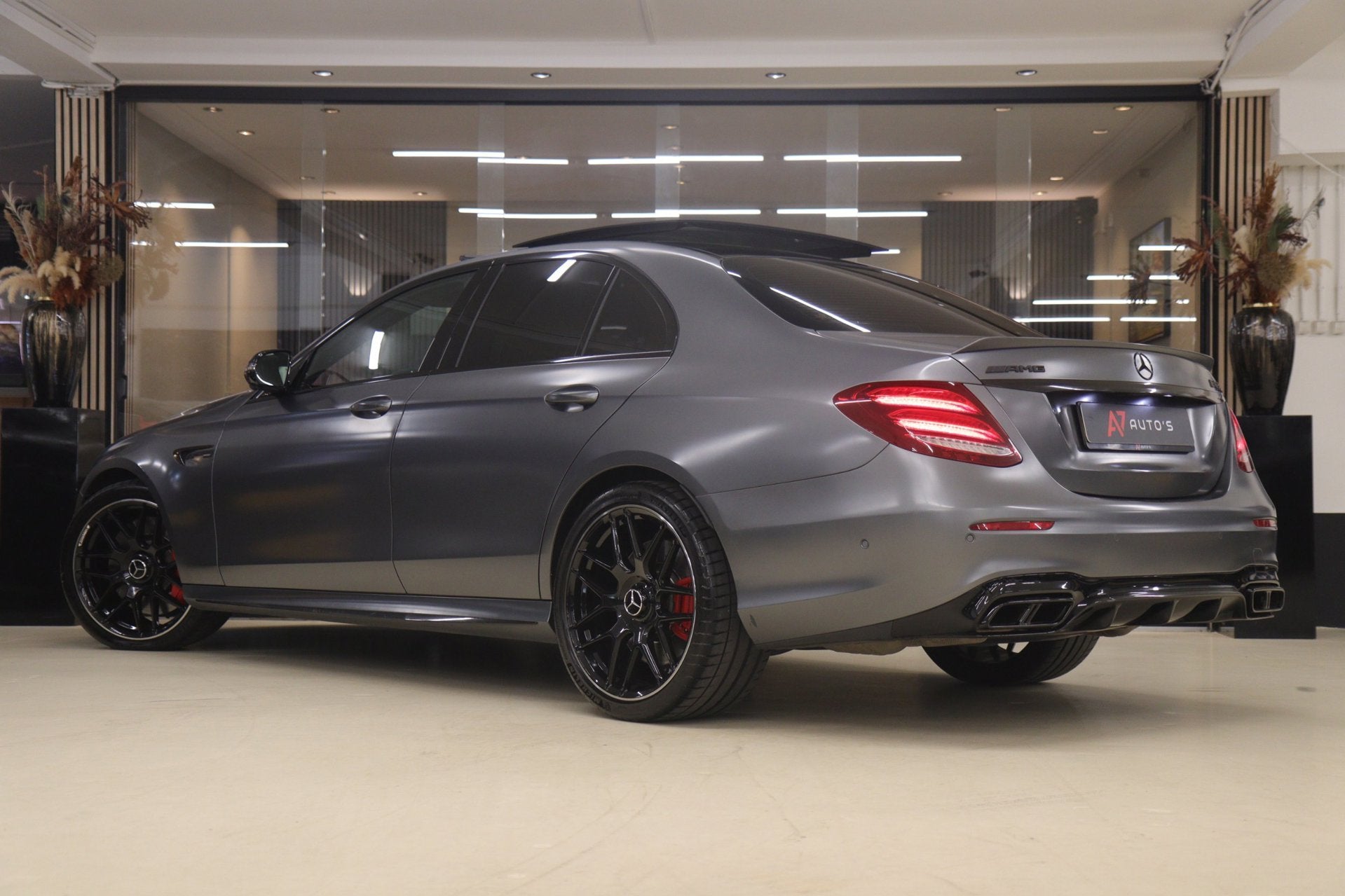 Mercedes-Benz E-klasse AMG 63 S 4MATIC+ PANO/360CAM/CARPLAY/, Auto's, Automaat, Gebruikt, Sedan, 3982 cc