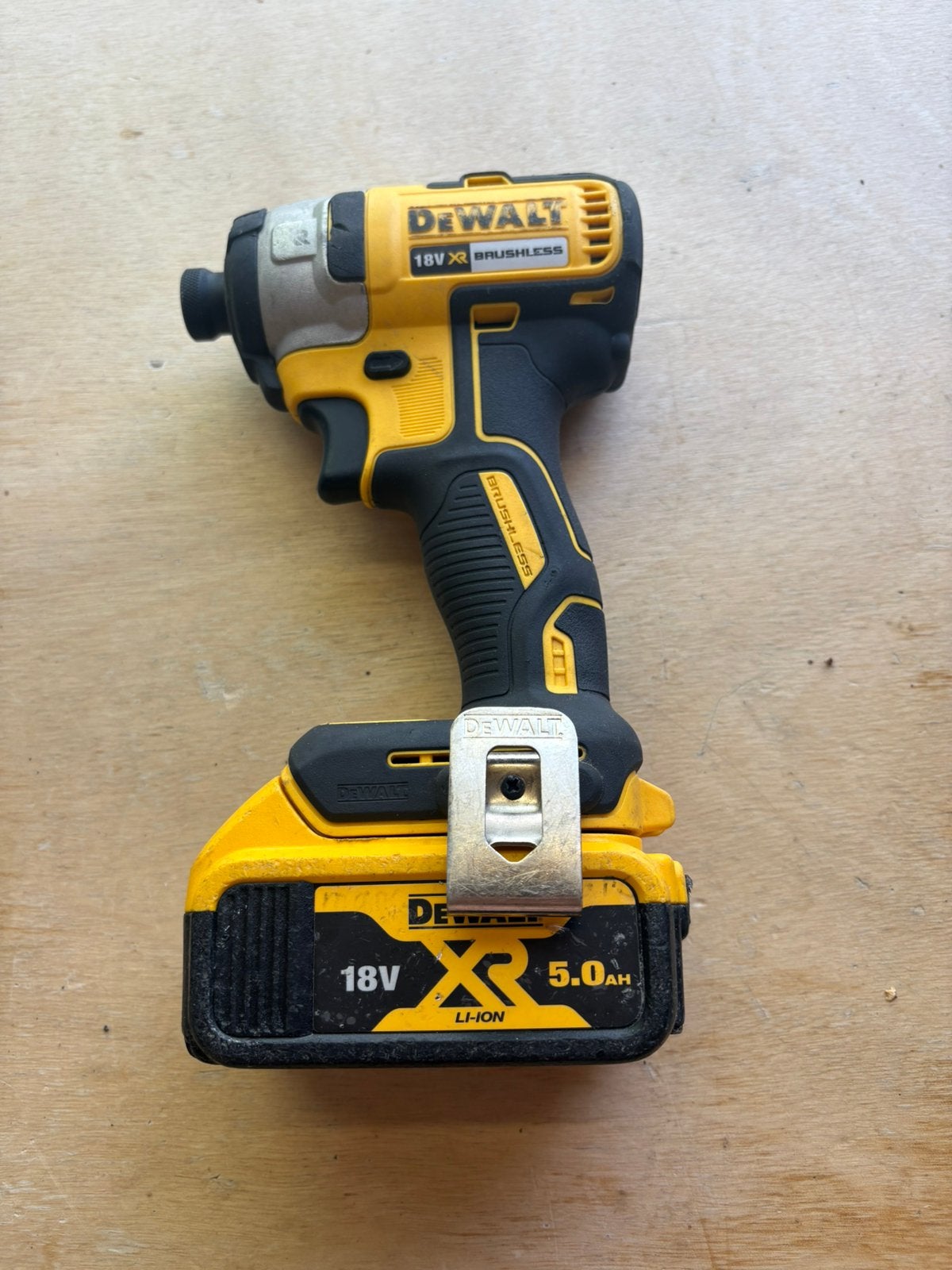Dewalt DCF887 slagschroevendraaier, Ophalen of Verzenden, Zo goed als nieuw, Boor- en Schroefmachine