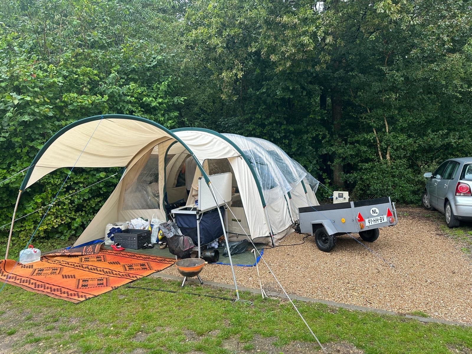 Ruime tunneltent met luifel, ideaal voor gezinsvakanties, Ophalen, Gebruikt, Tot en met 6